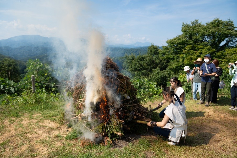 春日山城跡(上越観光案内協会)