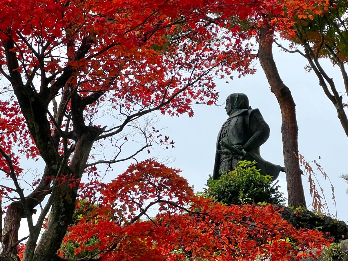 上杉謙信銅像（春日山城跡）